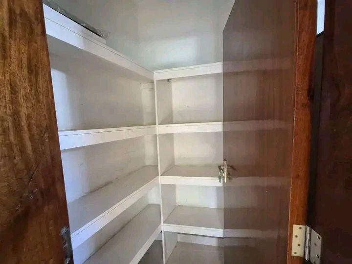 4BR townhouse for rent (all ensuite) with SQ, garden, pool, solar detail 3